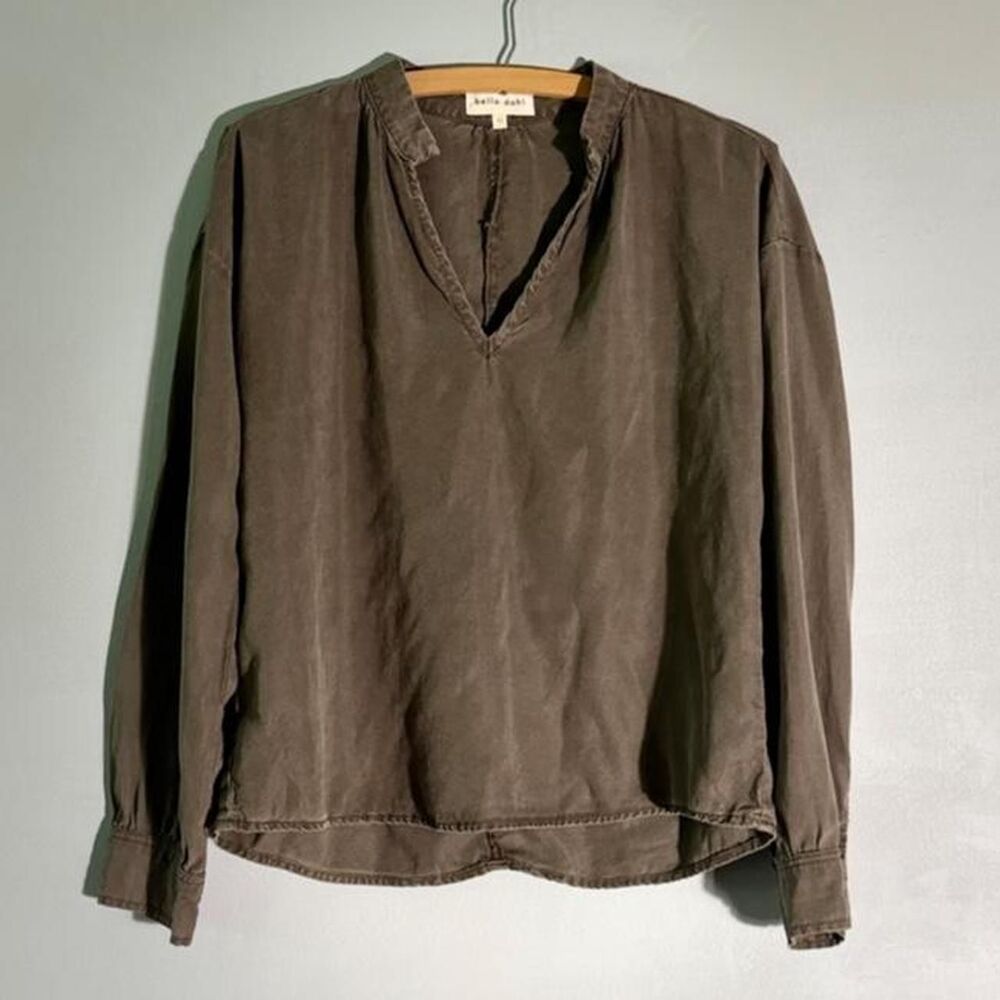 Bella Dahl woodland olive tencel top